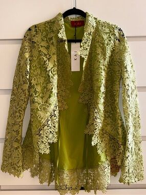 KAI Collective Green Lace Two-Piece Set. TOP SIZE MEDIUM
